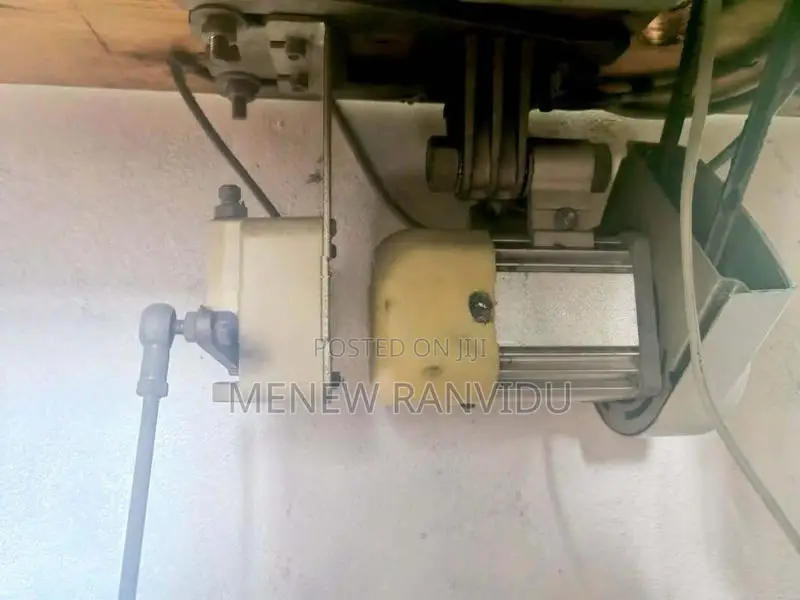 Shunfa Industrial Sewing Machine With Table Motor