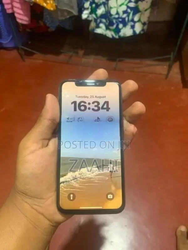 Apple iPhone XS (Used)