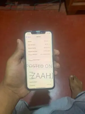 Apple iPhone XS (Used)
