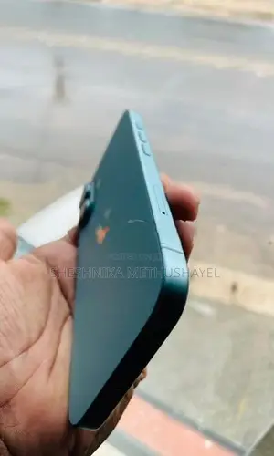 Apple iPhone 16 (Used)
