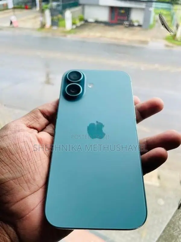 Apple iPhone 16 (Used)