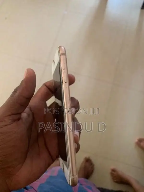 Apple iPhone 8 (Used)