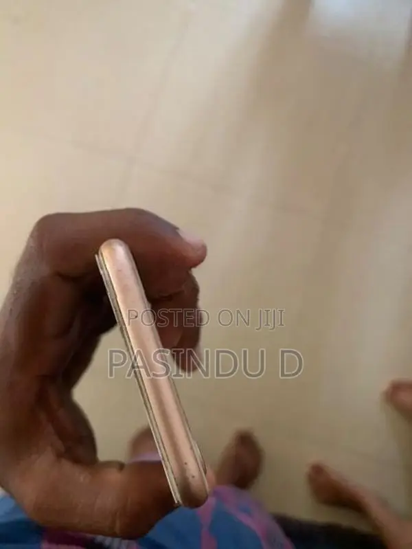 Apple iPhone 8 (Used)