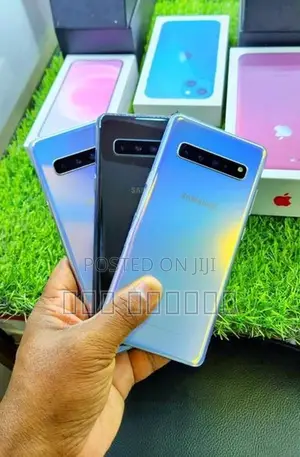 Samsung Galaxy S10 5G 256GB (Used)