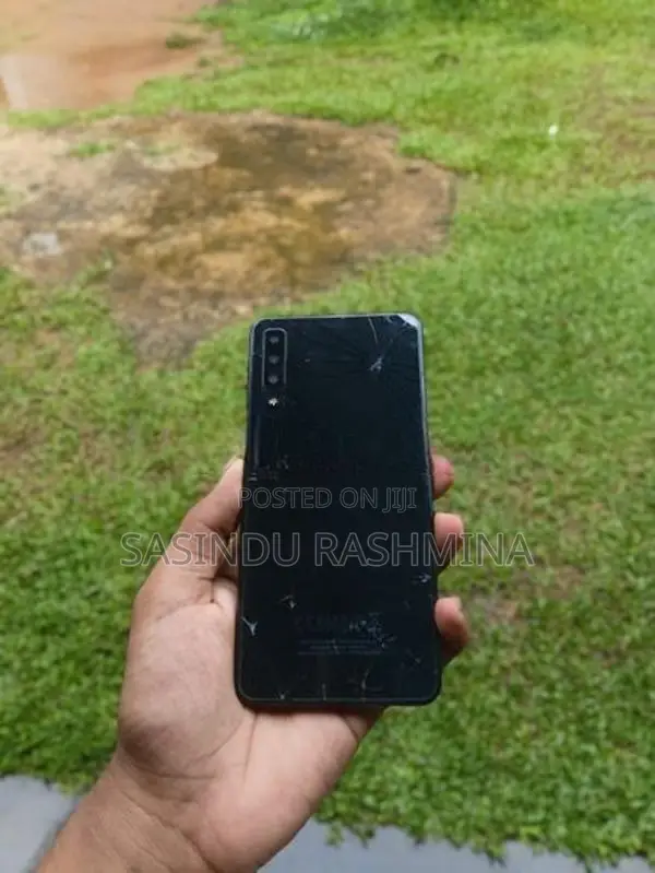 Samsung Galaxy A7 (Used)