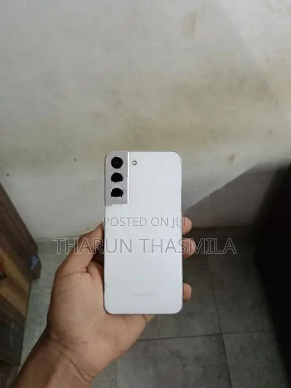 Samsung Galaxy S22 (Used)