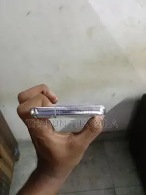 Samsung Galaxy S22 (Used)