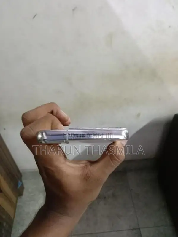 Samsung Galaxy S22 (Used)