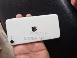 Apple iPhone SE 2 (Used)