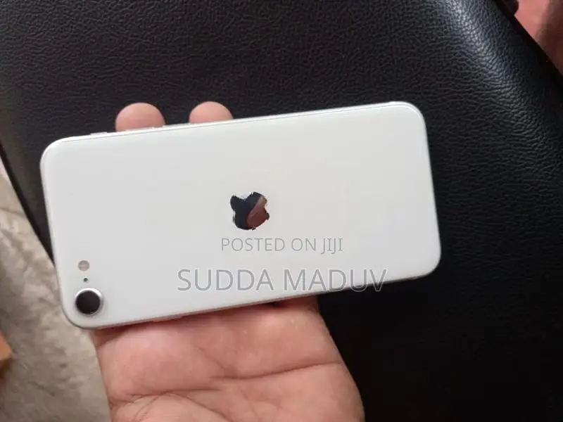 Apple iPhone SE 2 (Used)