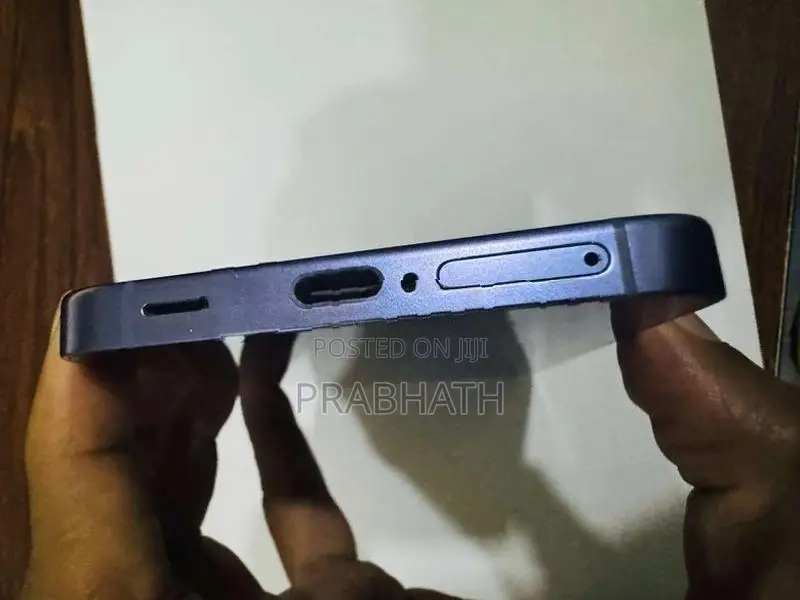 Samsung Galaxy S24 (Used)