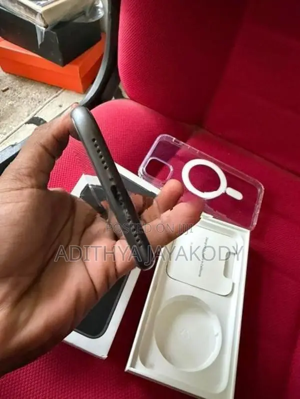 Apple iPhone 11 (Used)