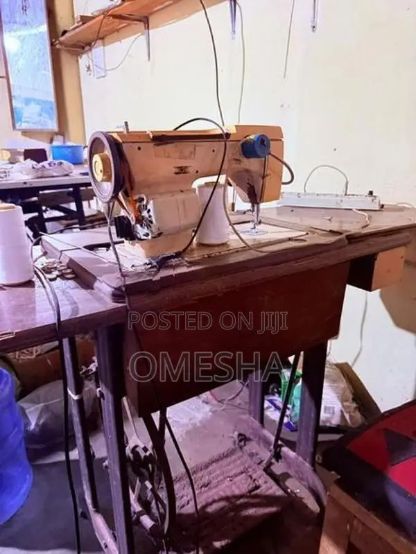 Sawing Machines with Overlockers