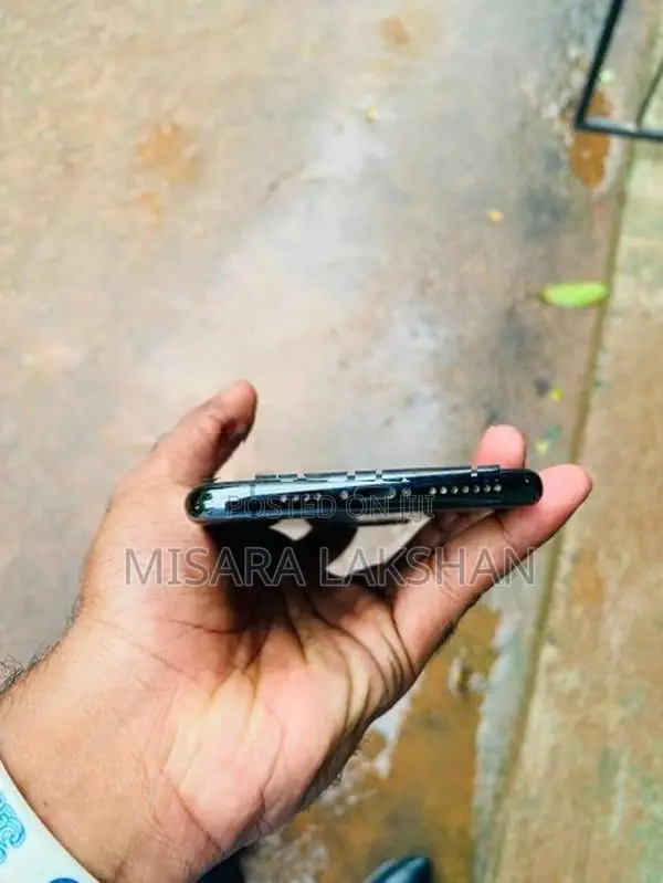 Apple iPhone 11 Pro Max (Used)