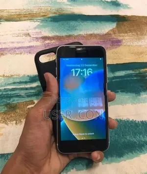 Apple iPhone SE 2 (Used)