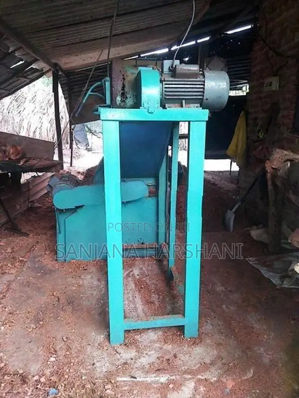 දෙපැත්ත කපන පොල්ලෙලි මැෂිම