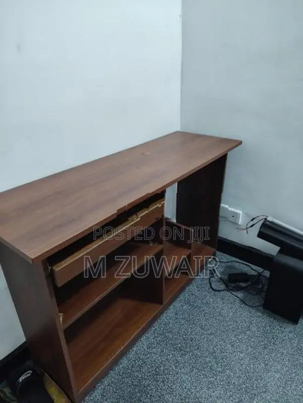 Piyestra Computer Table