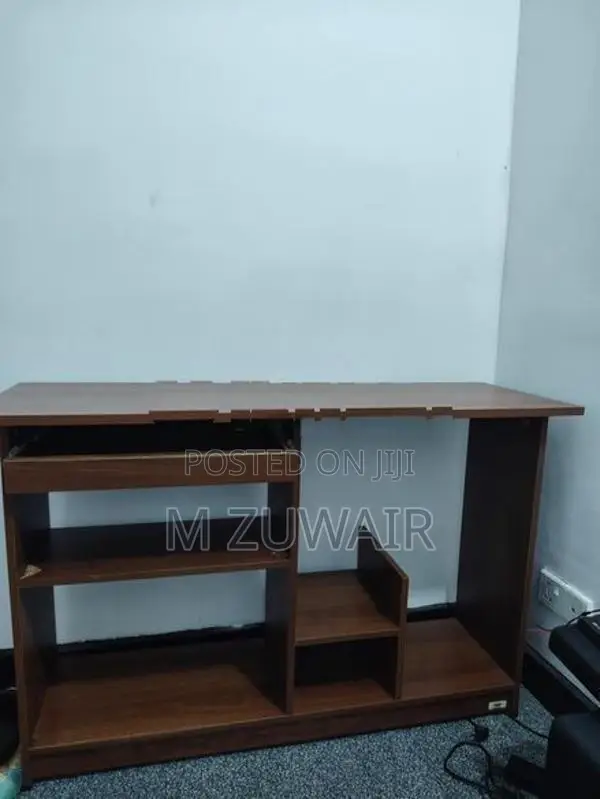 Piyestra Computer Table