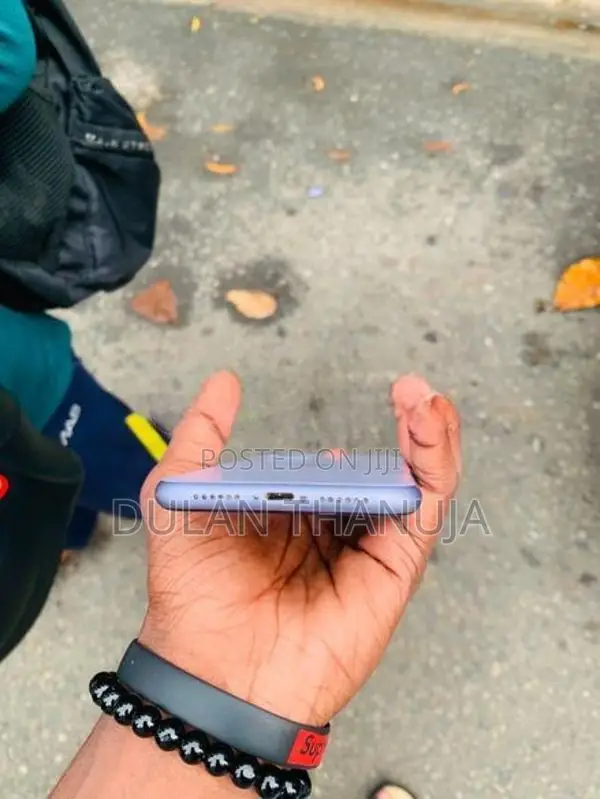 Apple iPhone 11 (Used)