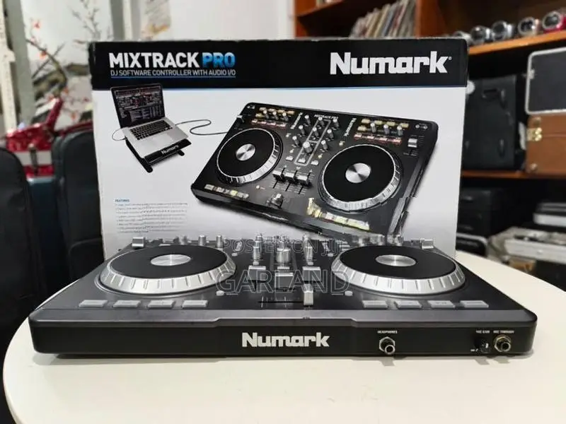 Numark Mixtrack Pro DJ Controller-Japan