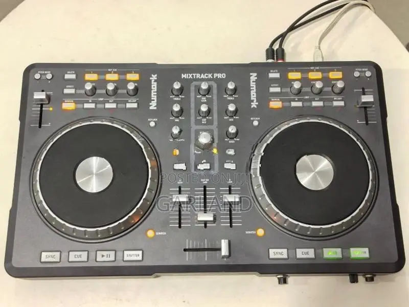 Numark Mixtrack Pro DJ Controller-Japan