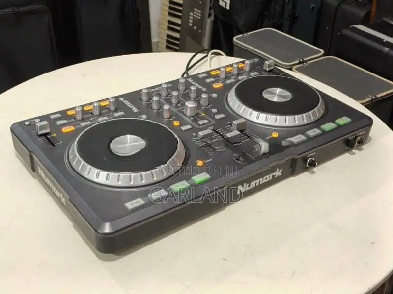 Numark Mixtrack Pro DJ Controller-Japan