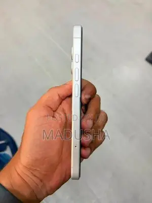 Apple iPhone 16 (Used)