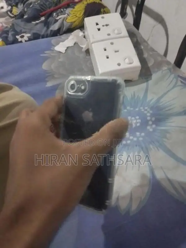 Apple iPhone 8 (Used)
