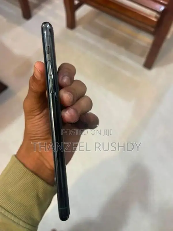 Apple iPhone 11 Pro Max (Used)