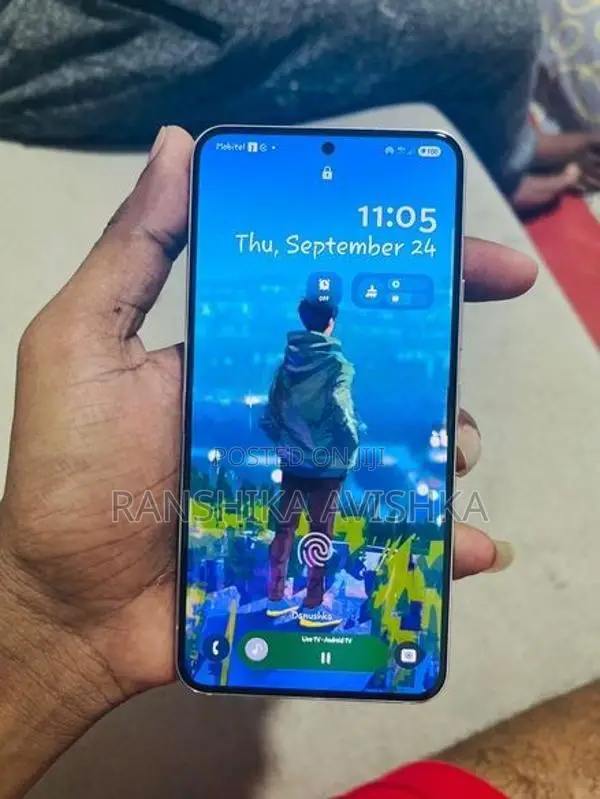 Samsung Galaxy S22 (Used)