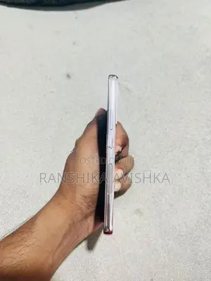 Samsung Galaxy S22 (Used)