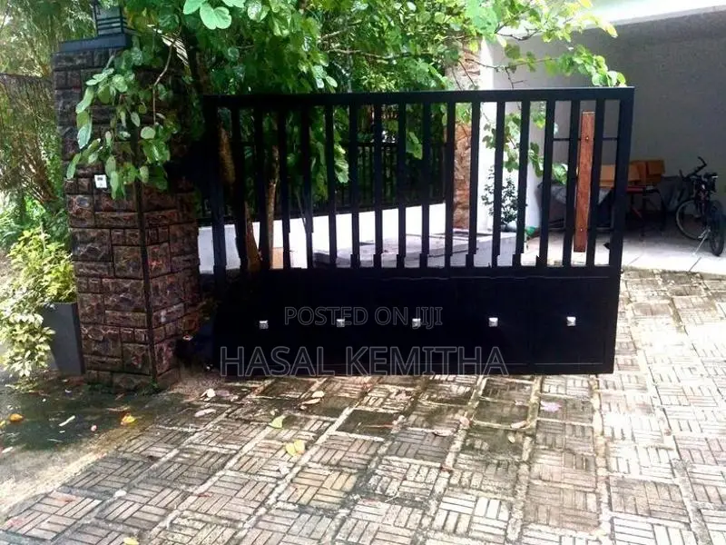 Main Iorn Gates 9ft 5ft