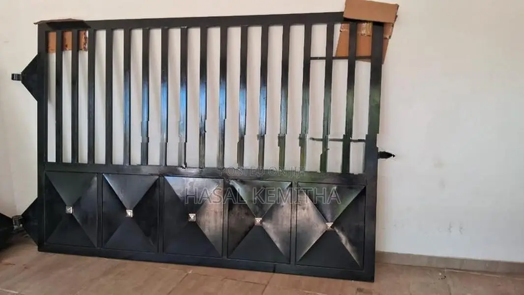 Main Iorn Gates 9ft 5ft