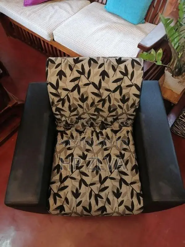 Singer Milan Sofa
