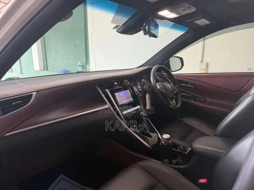 Toyota Harrier 2017 SUV (Used)