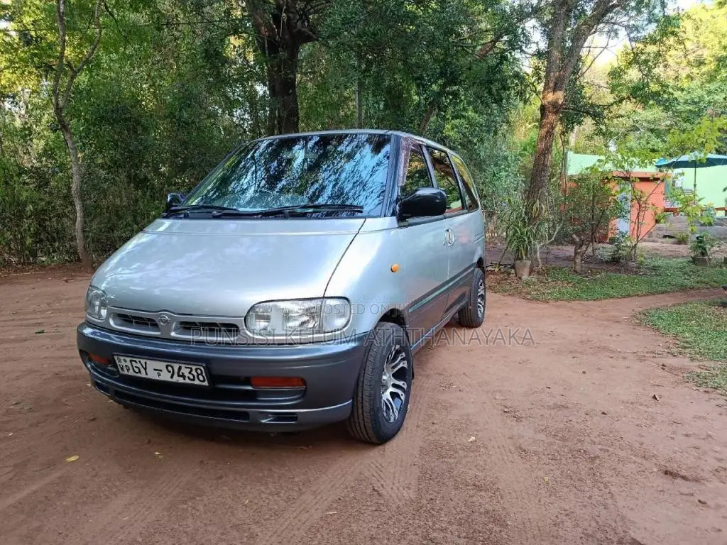 Nissan Serena VX GA 16 2000 Van (Used)
