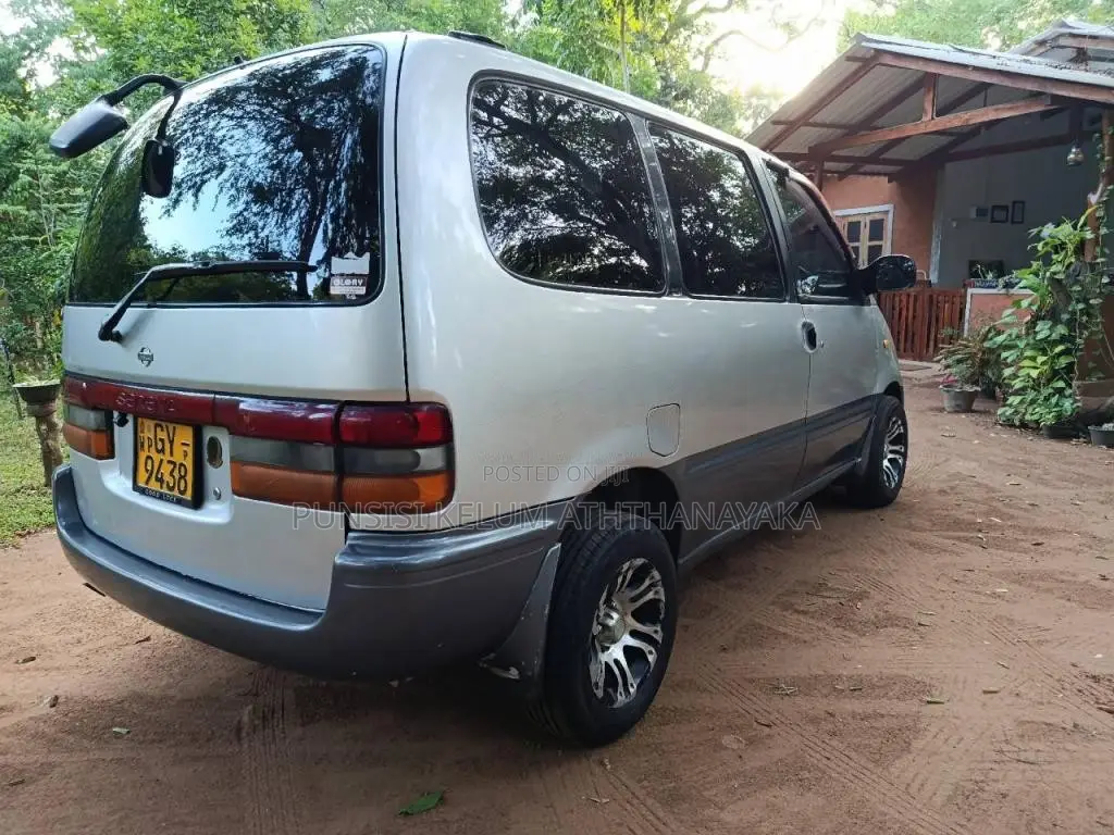 Nissan Serena VX GA 16 2000 Van (Used)