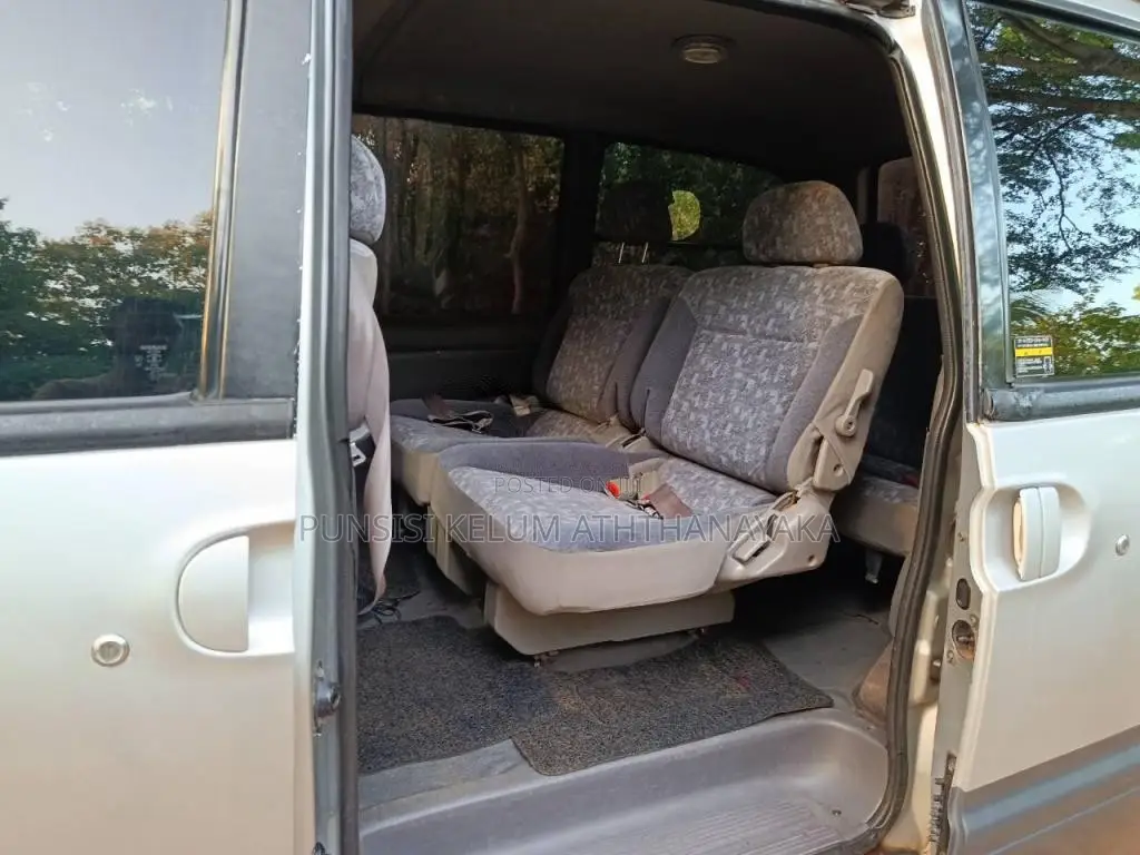 Nissan Serena VX GA 16 2000 Van (Used)
