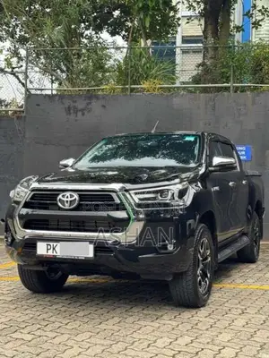 Toyota Hilux V Grade 2025 Pickup (Used)