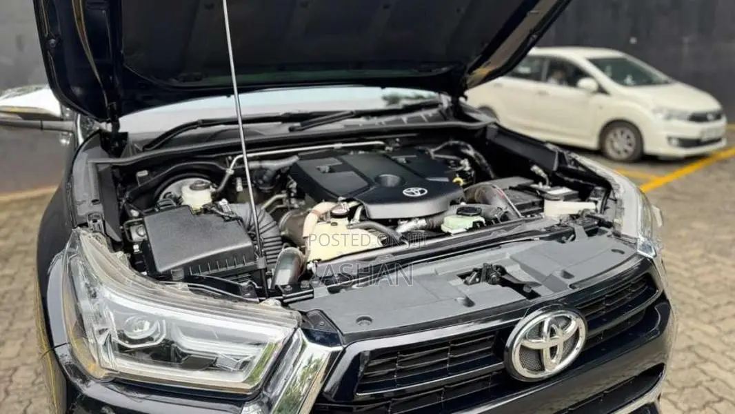 Toyota Hilux V Grade 2025 Pickup (Used)