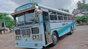 Ashok-Leyland Viking 2004 Bus (Used)