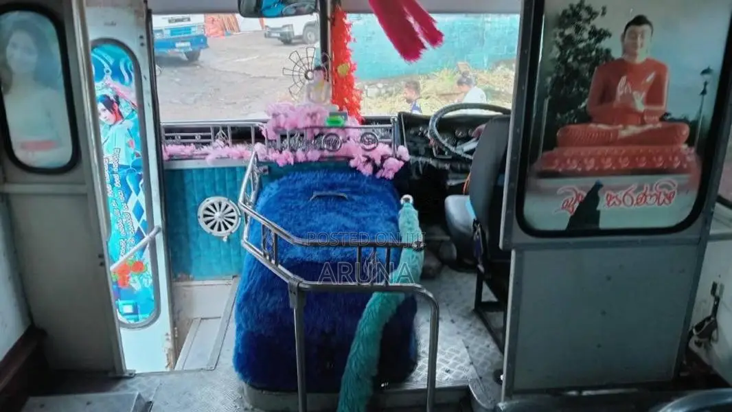 Ashok-Leyland Viking 2004 Bus (Used)