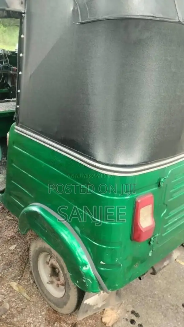 Bajaj 4 stroke 2012 Three Wheel (Used)