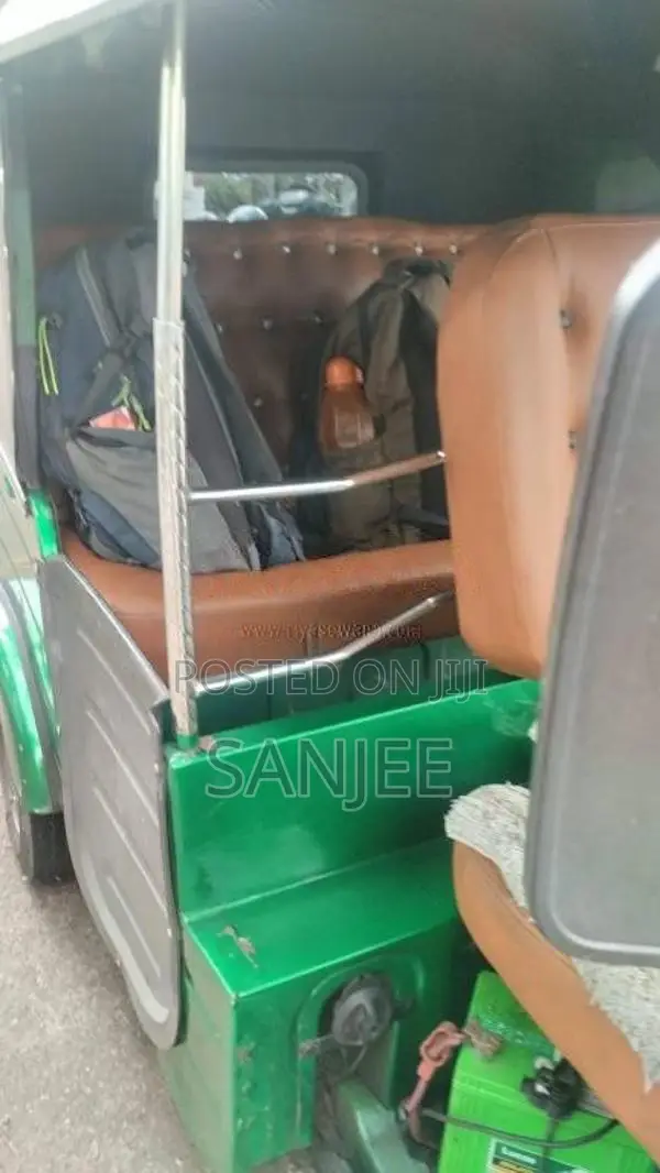 Bajaj 4 stroke 2012 Three Wheel (Used)
