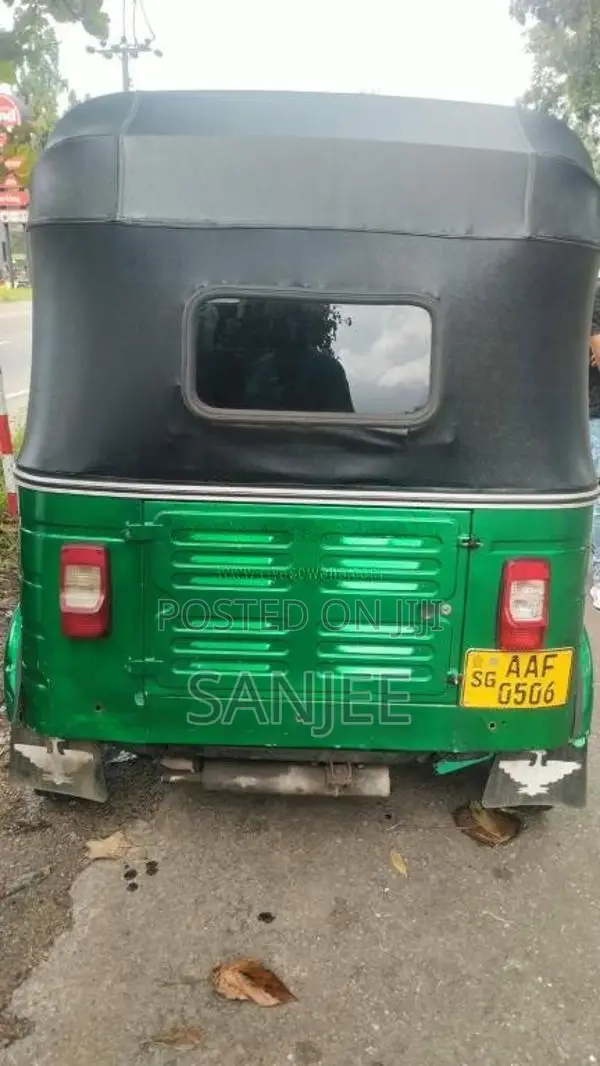 Bajaj 4 stroke 2012 Three Wheel (Used)