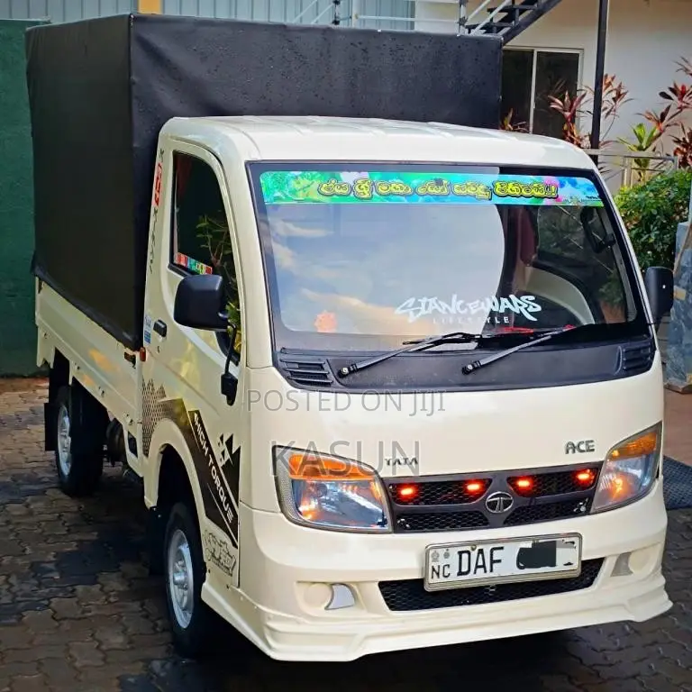 Tata Dimo Batta 2017 Lorry (Used)
