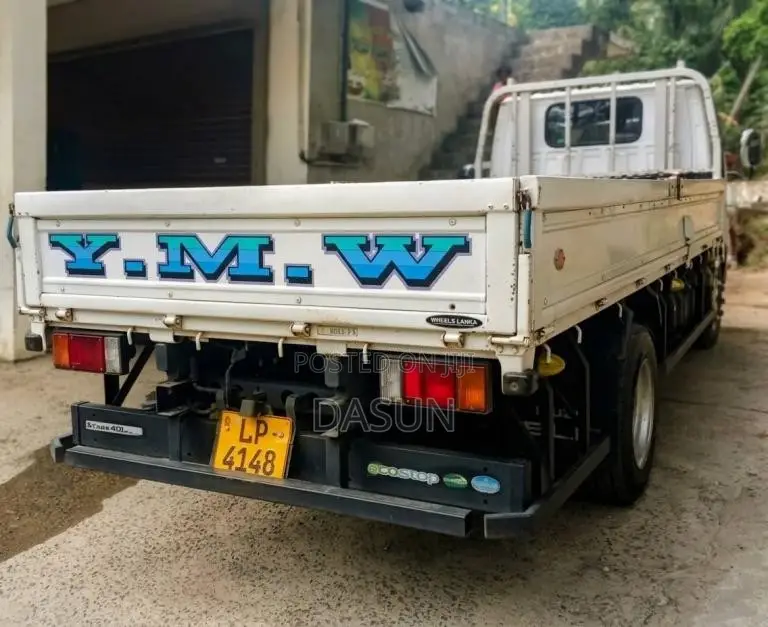 Isuzu ELF NKR85 2015 Lorry (Used)