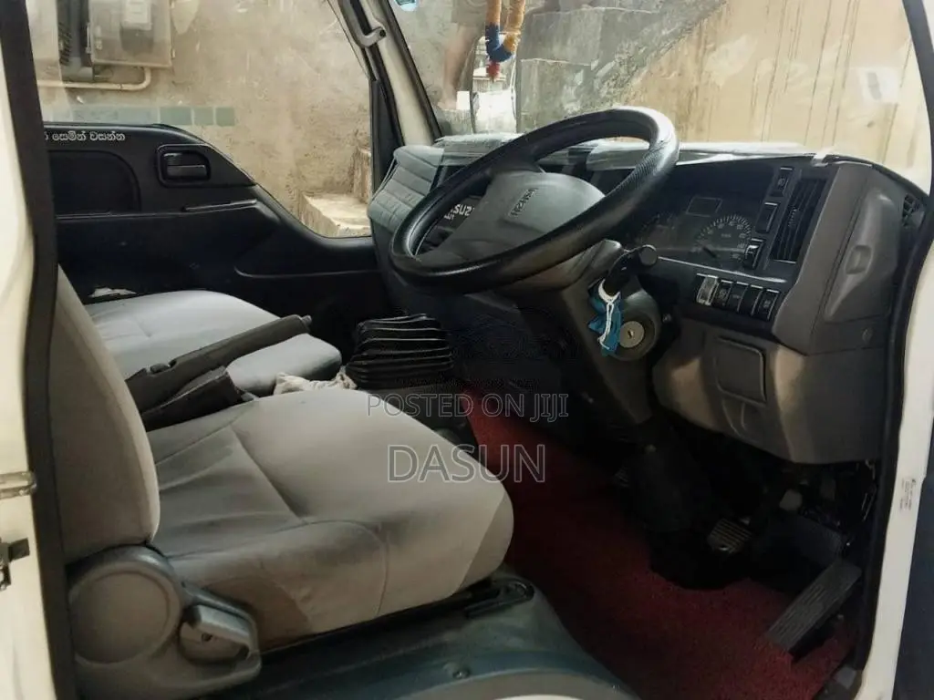 Isuzu ELF NKR85 2015 Lorry (Used)
