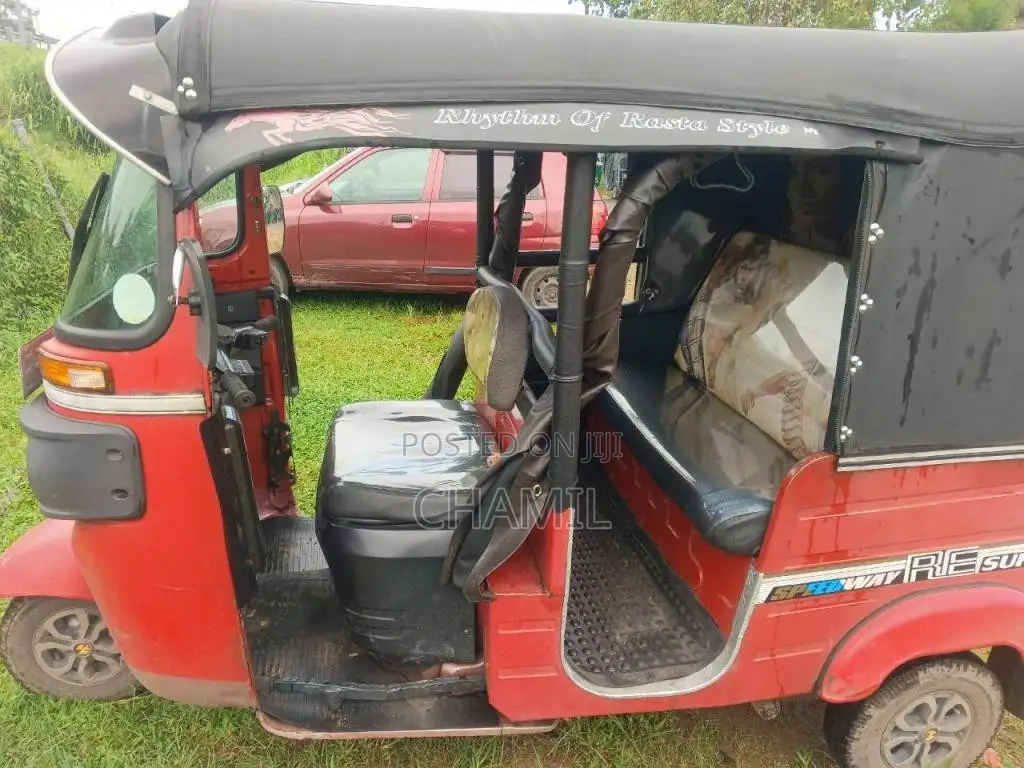 Bajaj 4 Stroke 2015 Three Wheel (Used)