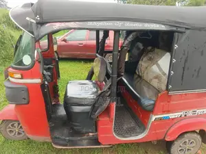 Bajaj 4 Stroke 2015 Three Wheel (Used)